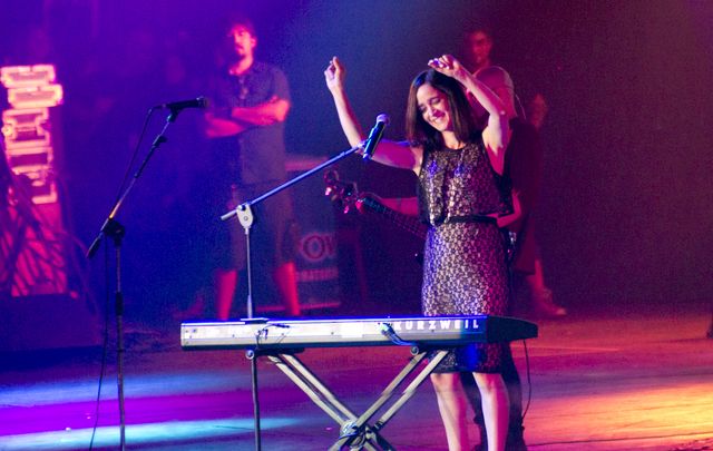 El Anfiteatro volvió a mostrarse colmado en la cuarta noche (Foto: David Peralta).