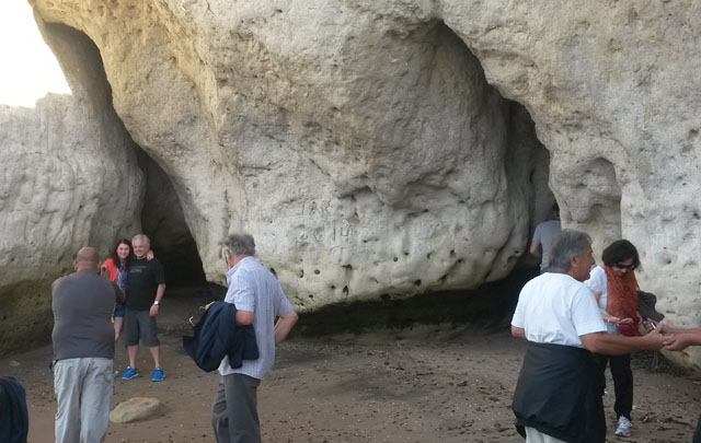Cuevas de los colonos a Puerto Madryn.