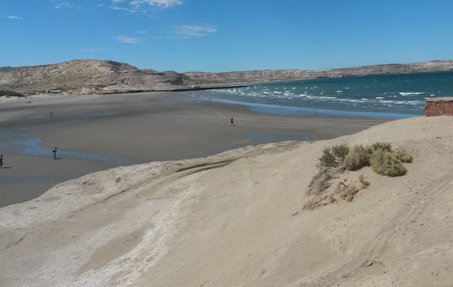 Puerto Pirámides está ubicado en la Península de Valdés, en Chubut. 