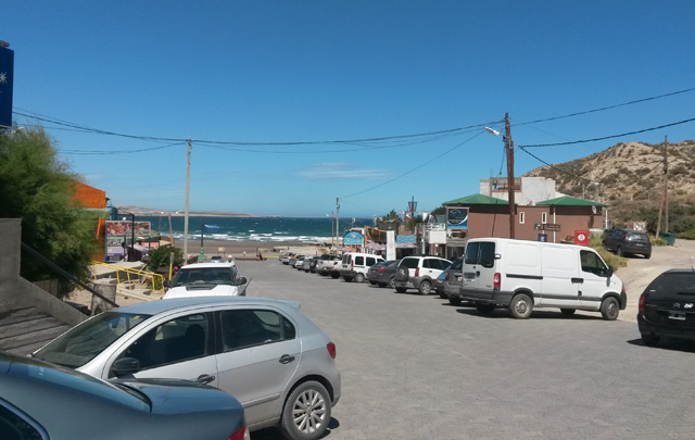 Puerto Pirámides está ubicado en la Península de Valdés, en Chubut. 