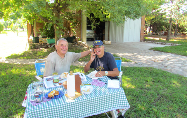 Linda Vista se ubica en la localidad de Los Hornillos. 