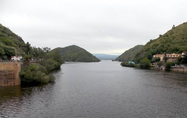 Las cinco personas se estaban en el Puente Negro desde el domingo.