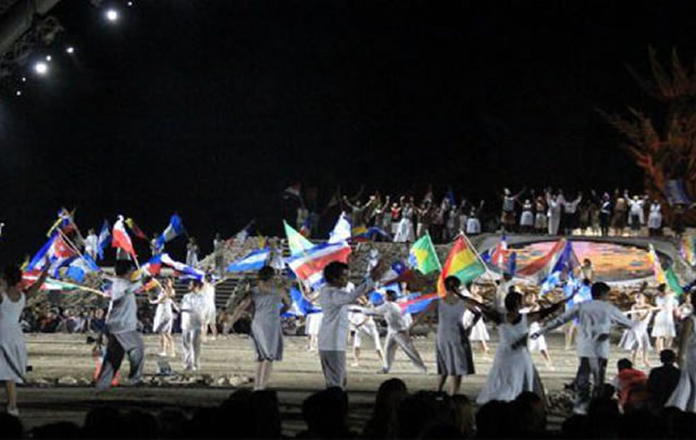 La fiesta cerró con una espectacular ceremonia.