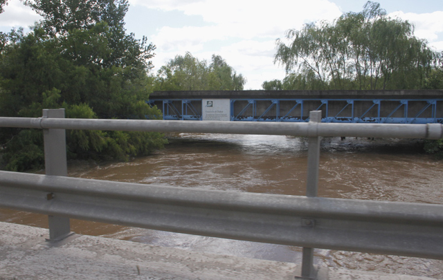 Llegó el pico de la creciente del río Ctalamochita a Villa María.