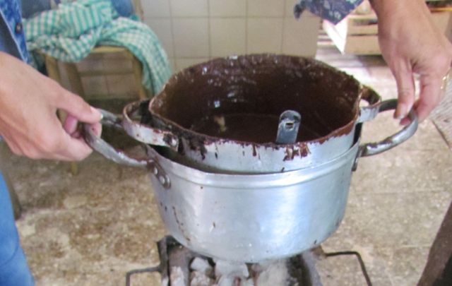 Orlando visitó la fábrica de alfajores artesanales ''Elmira Castro'' en Cura Brochero