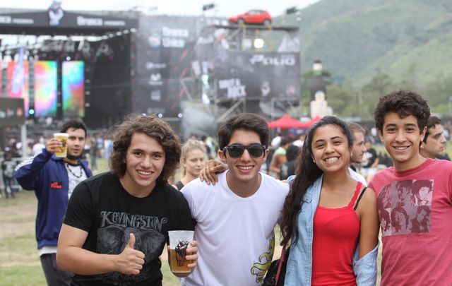 Pulgar en alto durante la previa.