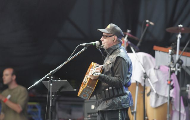 León Gieco uno de los que actuó temprano.