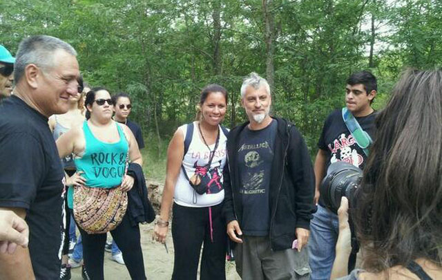 Palazzo con la primera en ingresar al Cosquín Rock.