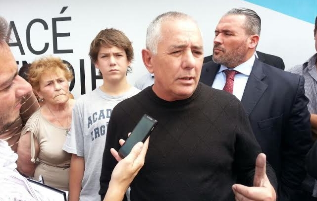 Petrone habló hoy con la prensa en Ciudad Gama.