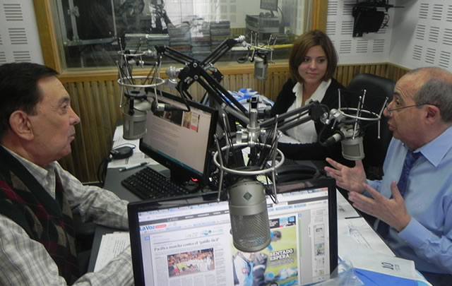 Carlitos Rolán en los estudios de Juntos.