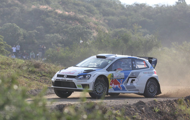 El Rally Mundial debutó con gran convocatoria en las sierras. 