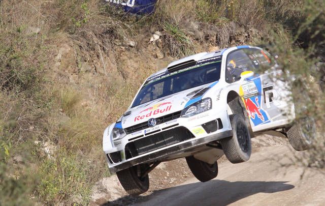 El Rally Mundial debutó con gran convocatoria en las sierras. 