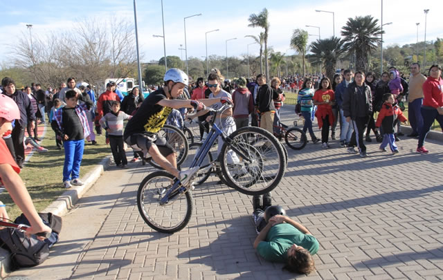 En una fría y soleada jornada fue inaugurado el Parque del Kempes.