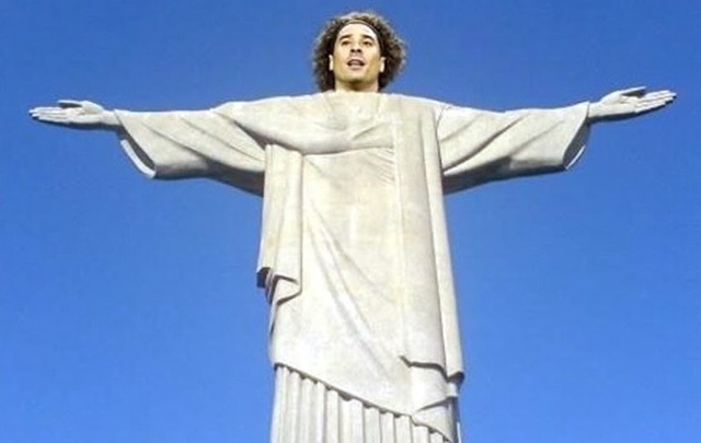Ochoa, el arquero furor en las redes.