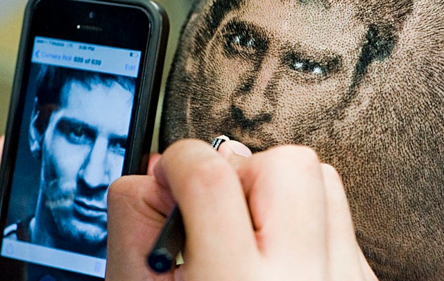 Se hizo hacer la imagen de Messi en la cabeza