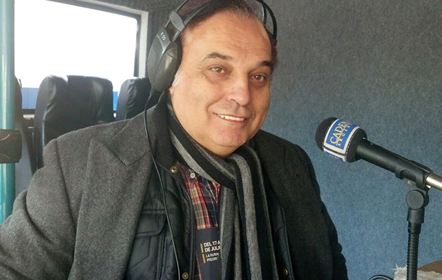 Ricardo Agusti, desde la unidad satelital de Cadena 3 en La Rural.