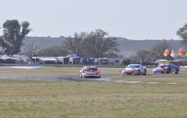 Matías Rossi se quedó con la carrera en el Cabalén.