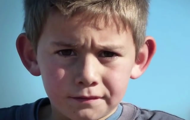 Carlitos, el nene que conmovió a un grupo de mountain bike de Gualeguaychú.