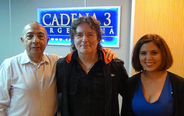 Miguel Mateos cantó en los nuevos estudios de Cadena 3.