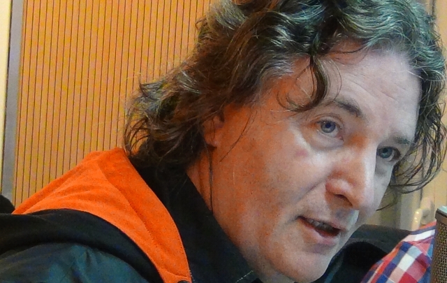 Miguel Mateos cantó en los nuevos estudios de Cadena 3.