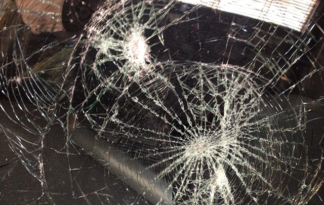 Así quedó el parabrisas del Audi R8.