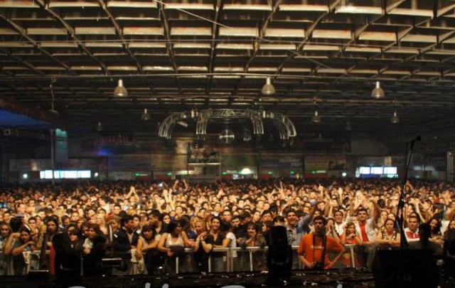  La Barra festejó sus 20 años ante una multitud.