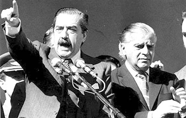 Alfonsín y Cafiero juntos durante el levantamiento de Semana Santa de 1987.