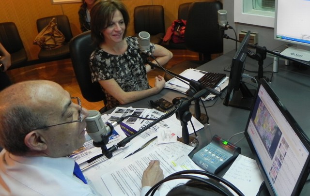 Habló de sus orígenes cantando canciones para niños.