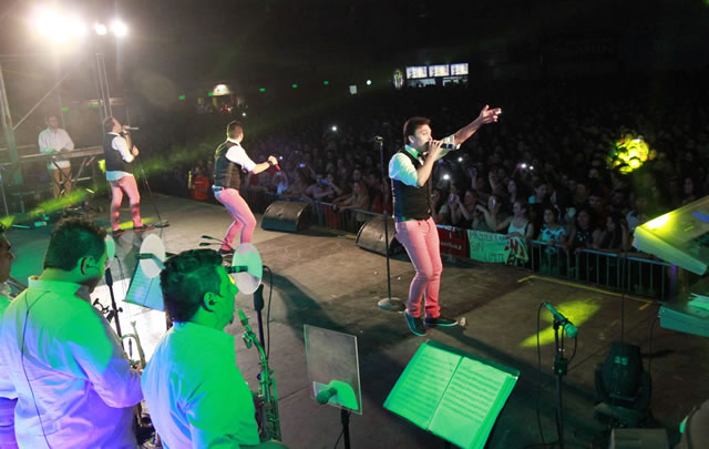 Banda XXI presentó en Villa Retiro ''Bien Arriba''.