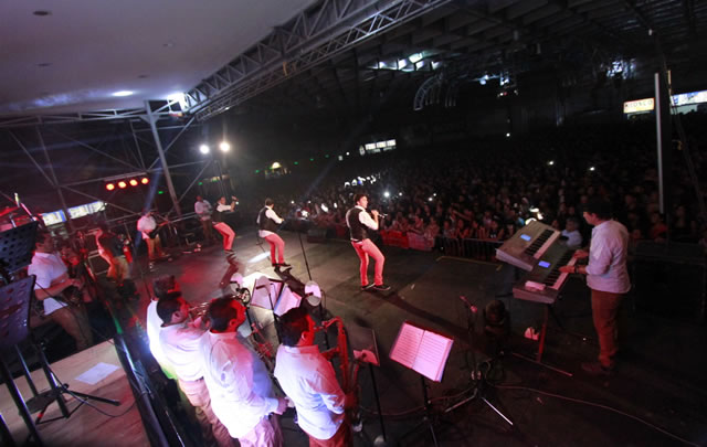 Banda XXI presentó en Villa Retiro ''Bien Arriba''.