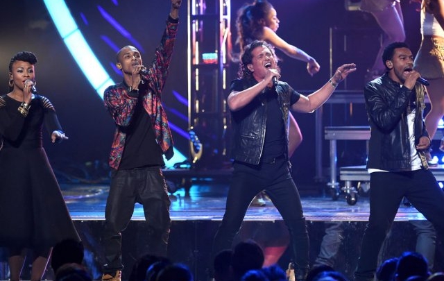 Carlos Vives se alzó con el reconocimiento por mejor álbum tropical contemporáneo.