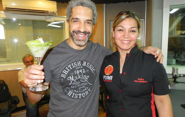 El Turco, uno de los primeros en degustar el cebiche.