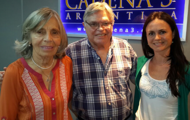 Sonia Torres junto a Rony Vargas y la escritora Mariana Romito.
