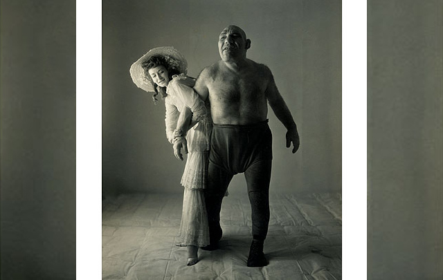 El francés Maurice Tillet desarrolló una extraña enfermedad y cambió su apariencia.