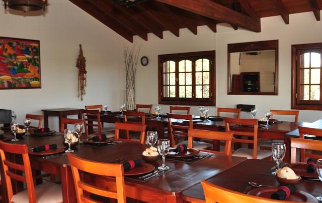 El restaurante de La Guarida con vista exclusiva al Uritorco.