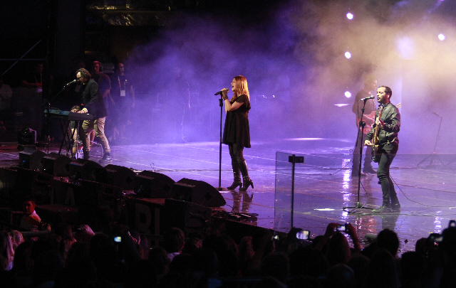 La Oreja de Van Gogh cerró la cuarta noche del Festival de Peñas.