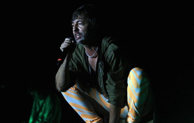 Adrián Dárgelos interpretó ''Yegua'', entre otros de sus clásicos.