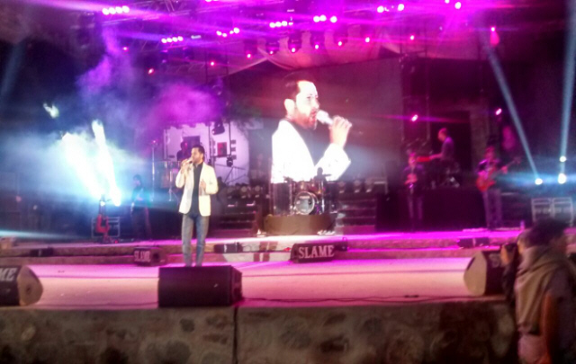 El cantante deleitó a Cafayate en su show.