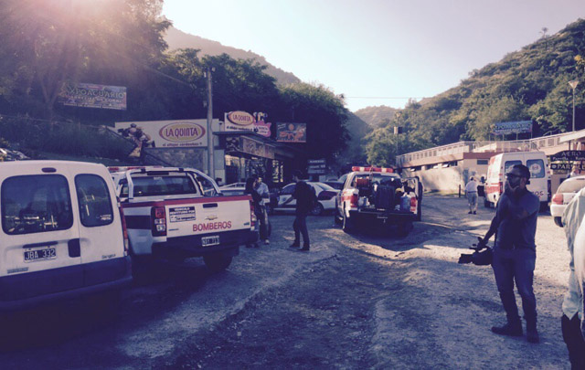 Gran cantidad de efectivos participan de la búsqueda.