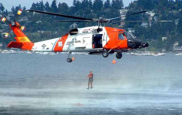 Un helicóptero recogió a Jordan del tanquero alemán Houston Express.