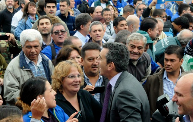 FOTO: Randazzo respaldó al candidato del FpV, Guillermo Carmona de la cara a las PASO. 