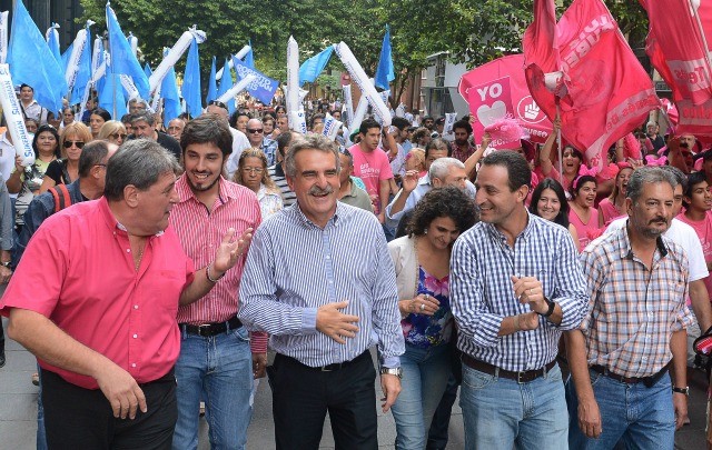 FOTO: El socialista Miguel Lifschitz cerró su campaña en Rosario.  