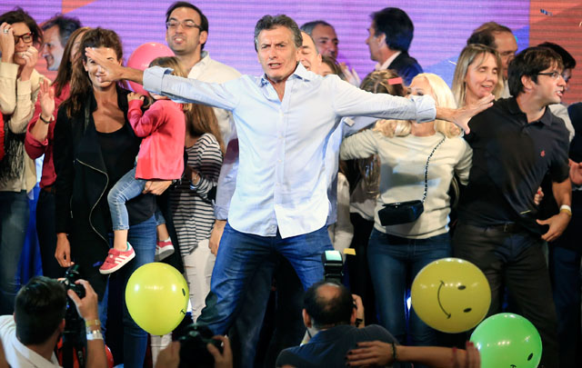 VIDEO: Macri protagonizó un eufórico baile en Buenos Aires.