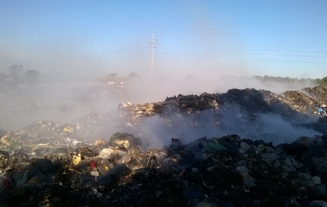 El humo del basural y la niebla incidieron en el accidente.