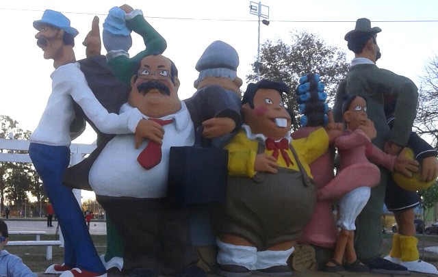 Las estatuas fueron colocadas en las principales calles de la ciudad.