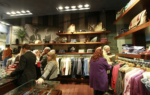 Gustavo Arce inauguró su local de Agustino en el Nuevocentro.