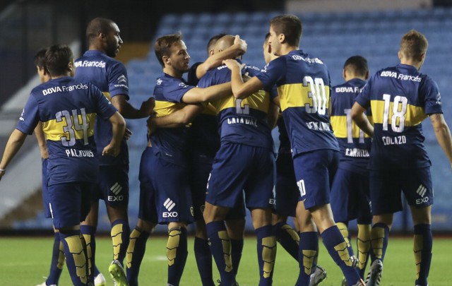 Los jugadores de Boca festejaron en una Bombonera vacía.