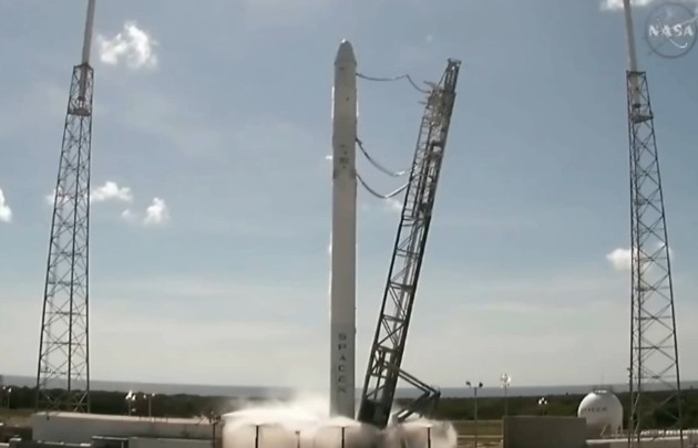 Explota cohete de Nasa, a minutos de despegar.