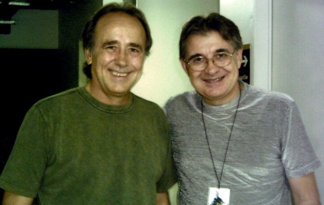 Pelusa junto a Serrat.