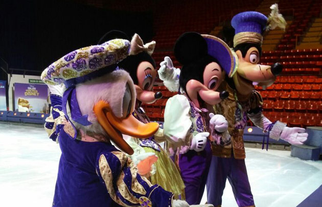 Los personajes del mágico mundo de Disney en la pista de hielo del Orfeo.